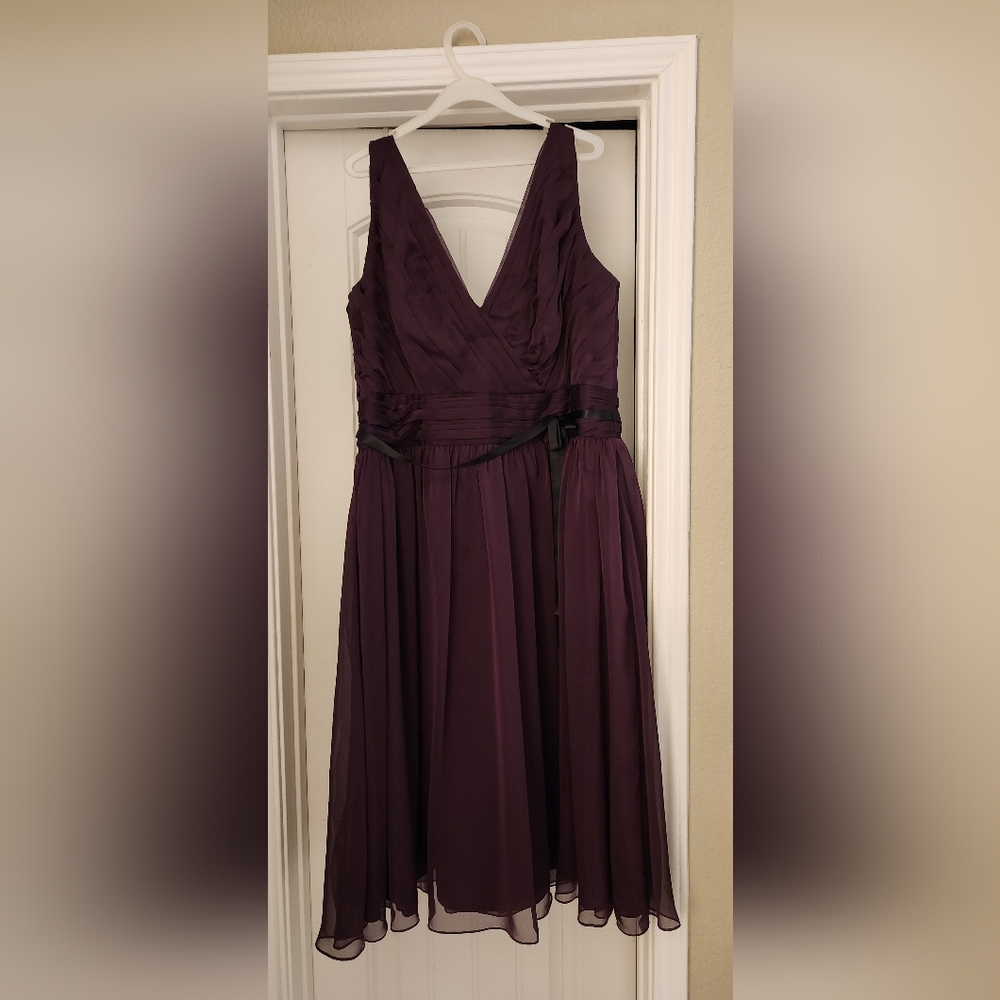 Formal purple v‎ front and back dress